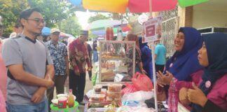 Ketemu Ibu-ibu UMKM Mekarsari, Ketua DPRD Kota Depok Dorong Manfaatkan APBD untuk Ekonomi Lokal