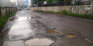 Kualitas Aspal di Jalan Masuk Stasiun Depok Baru Melempem! Baru Tiga Bulan Langsung Porak Poranda