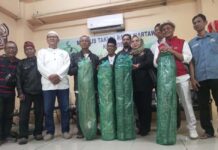 Dukung Pengajian Wartawan, Qonita Lutfiyah Berikan Bantuan Karpet ke Majelis Taklim Balwan Depok