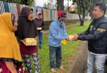BRI BO Bekasi HI Gelar Jumat Berkah, Bagi-bagi Makanan ke Masyarakat di Bulan Ramadan