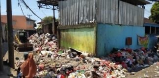 DLHK Pasrah Sampah Berceceran di UPS Baktijaya, Akui Salah Kemampuan Terbatas