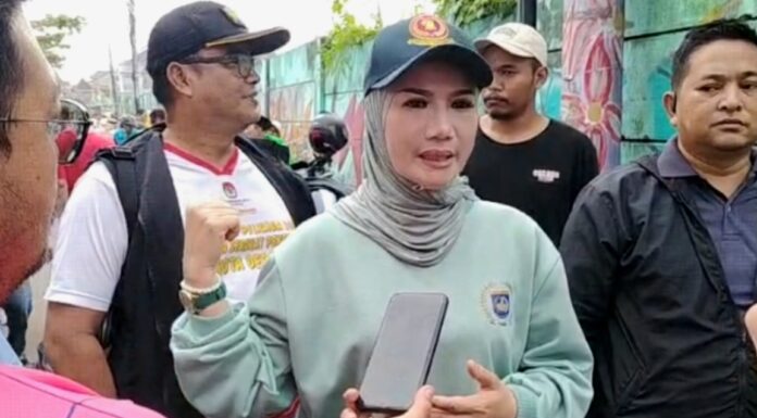 Jaga Kelestarian Lingkungan, Yeti Wulandari Ajak Masyarakat Rawat Situ