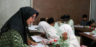Ironi Kota Depok: 20% dari 34 Ribu Lulusan SD Buta Huruf Hijaiyah, Insentif Guru Ngaji Terjun Bebas