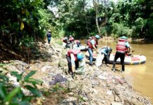 Aksi Hari Air Sedunia, PT Tirta Asasta Depok Bersihkan 10 Ton Sampah di Kali Ciliwung